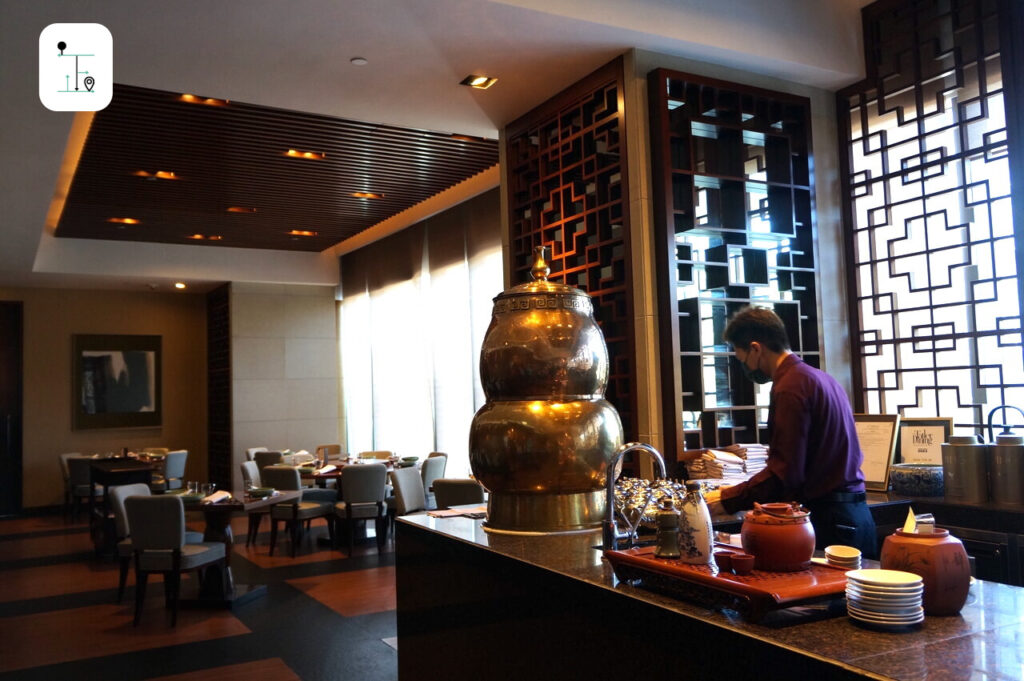 restaurant interior of Shatin 18 in Hyatt Regency Shatin, Hong Kong