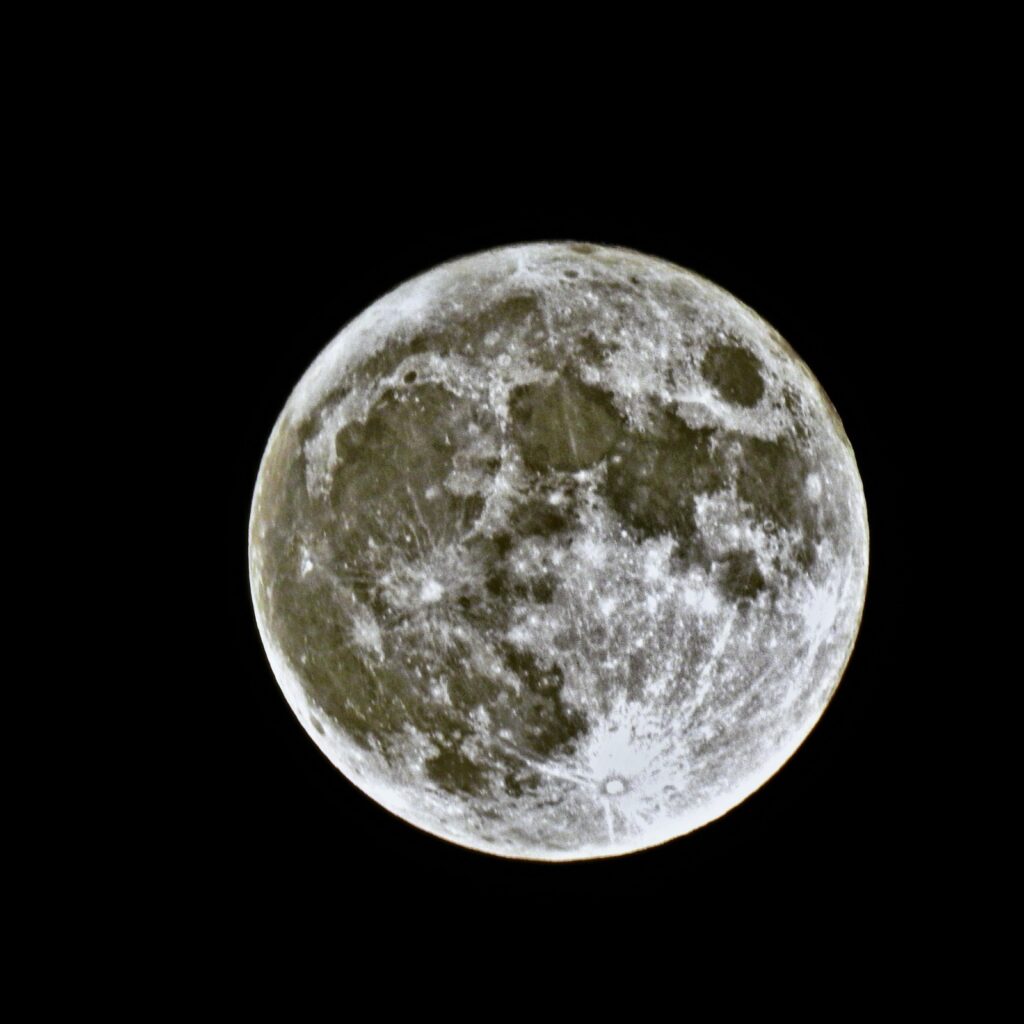 full moon shooting by Nikon P900 camera