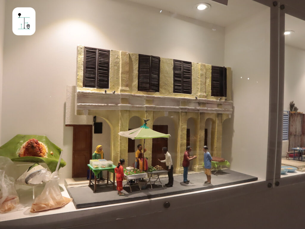 檳城食物狂想館中以泥膠模型展示馬來人一日五餐的生活。