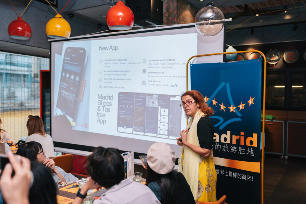 Susana from Madrid is presenting the APP of Madrid Shops and TaxFree during presentation.