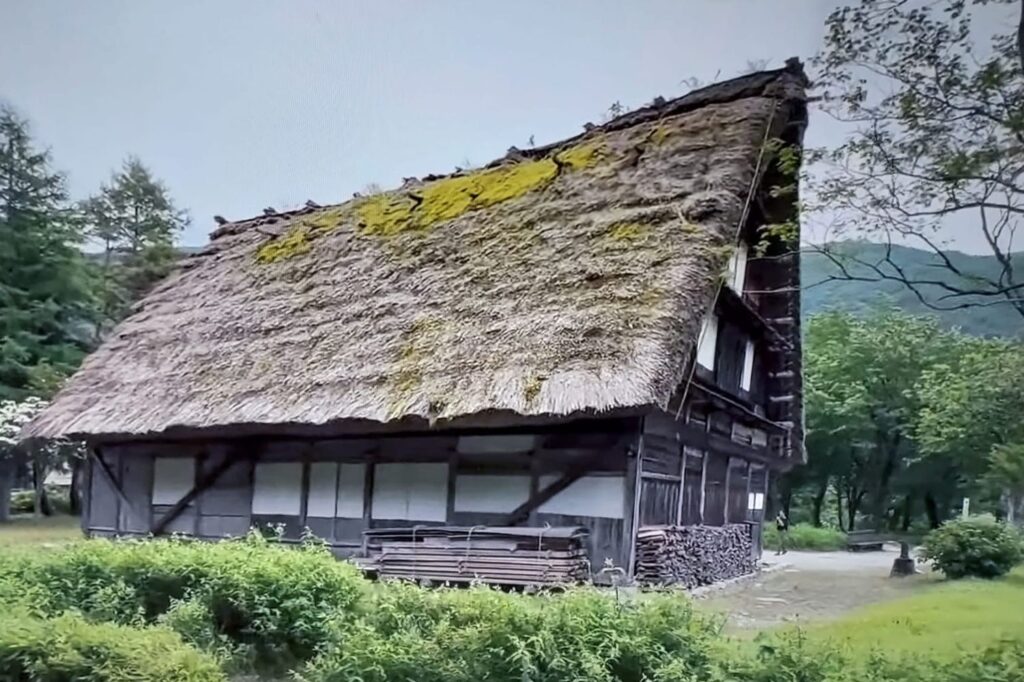 The old house working as display house in the Shirakawa Village 在白川鄉的田島家養蠶展示館