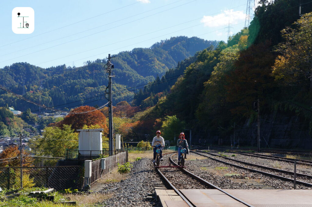 The railbike will stop while arriving midway-stop.