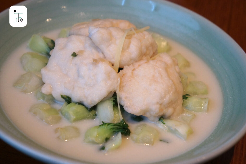 hong kong local pak choi with minced cod fish tofu in soup